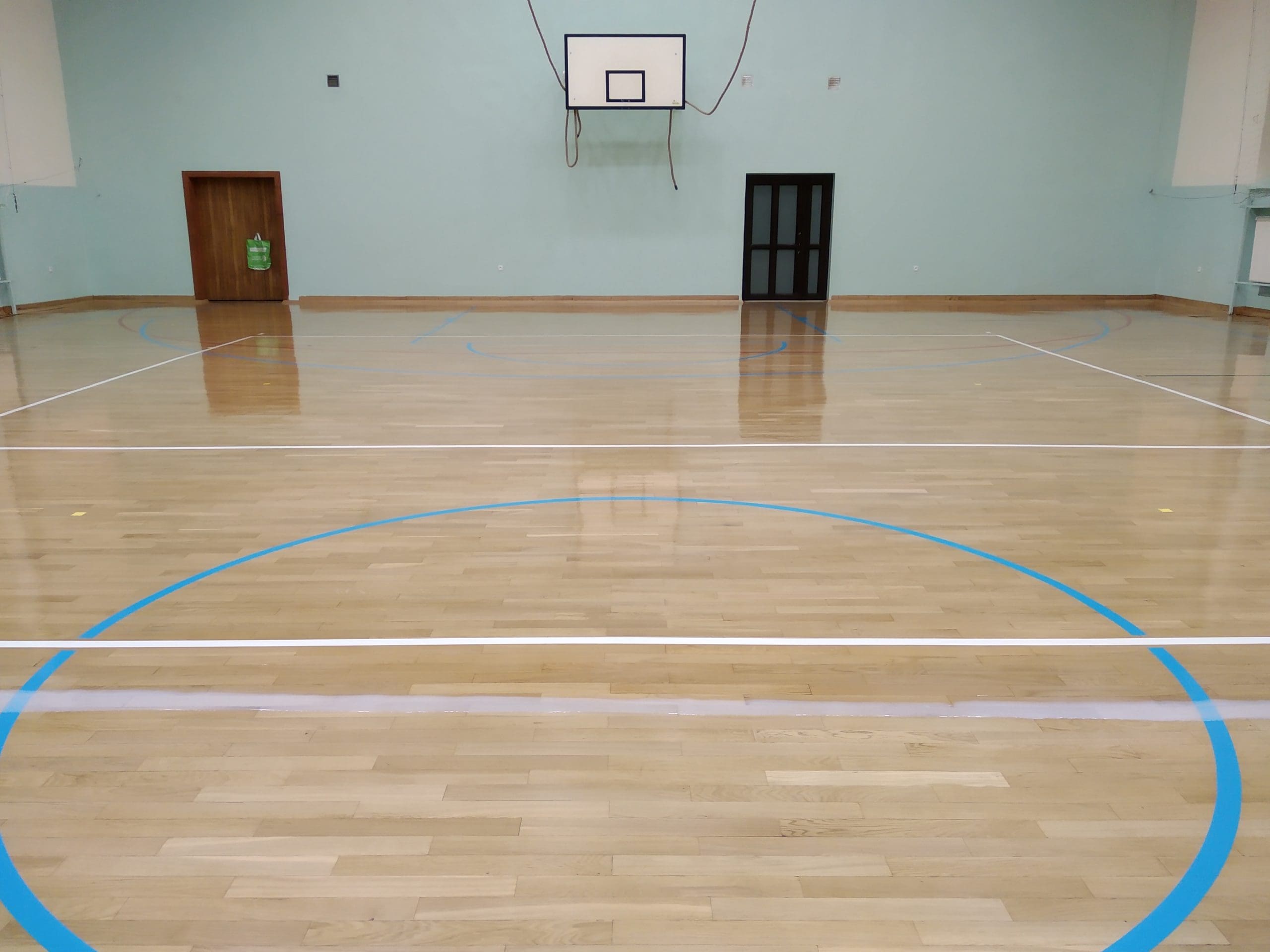Renowacja – cyklinowanie i lakierowanie starej sali sportowej o powierzchni 505 m kw - Cyklinowanie Białystok i Warszawa